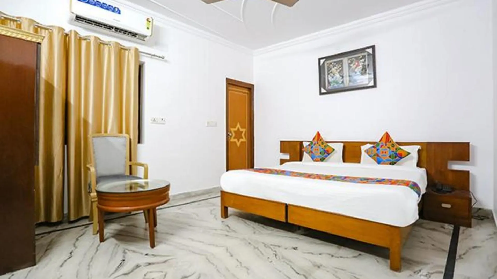 Fabexpress Premium Rooms Near Yashobhoomi Delhi  3*, Delhi (National Capital Territory of India) India