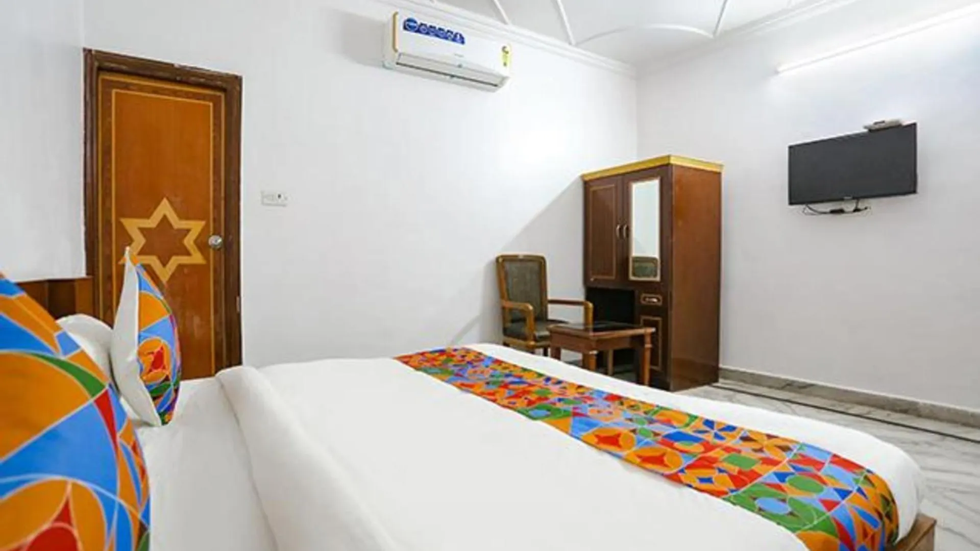 *** Hotel Fabexpress Premium Rooms Near Yashobhoomi Delhi  India
