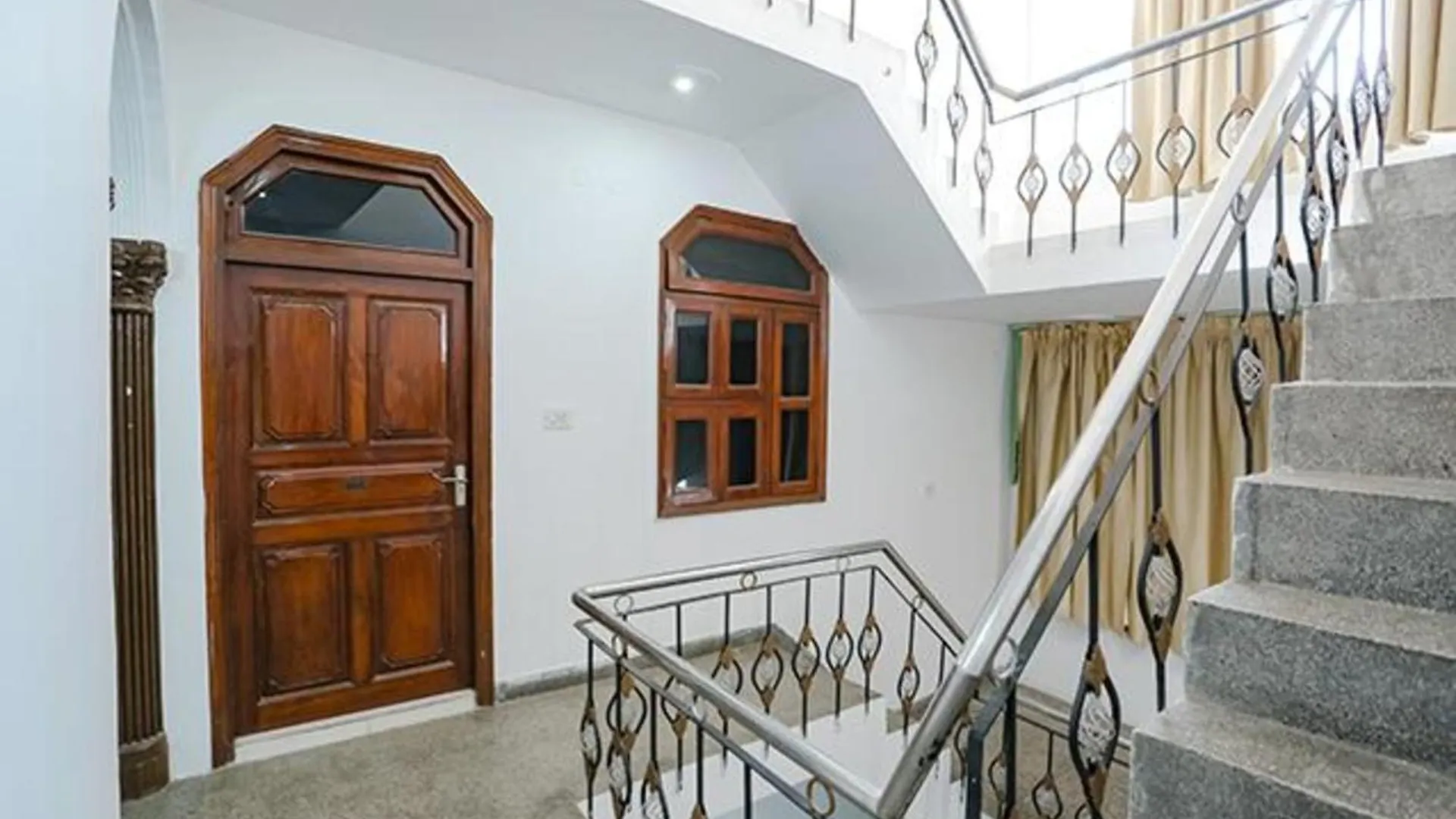 Fabexpress Premium Rooms Near Yashobhoomi Delhi  3*, Delhi (National Capital Territory of India)
